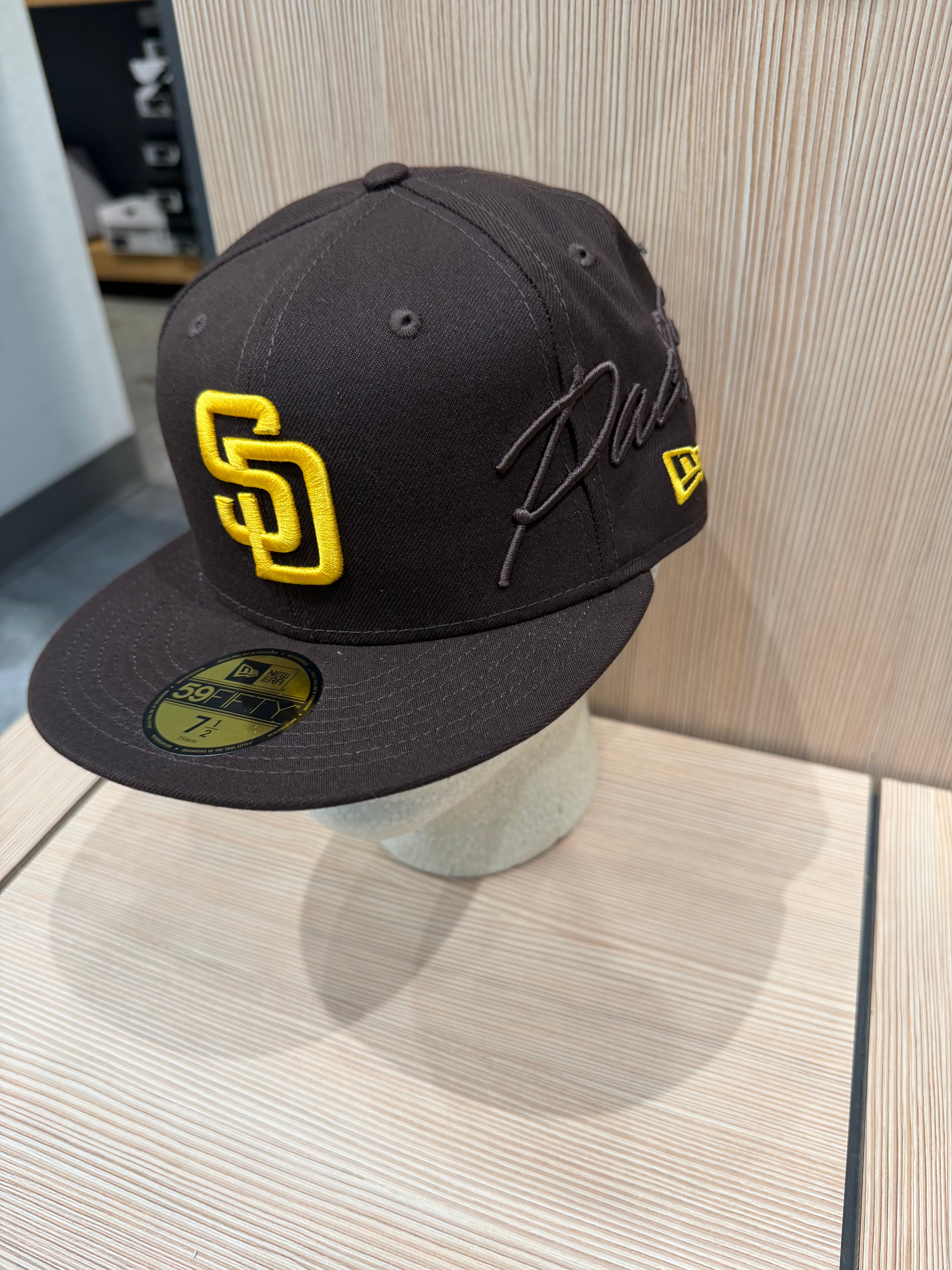 New Era Padres Side Scripted Fitted