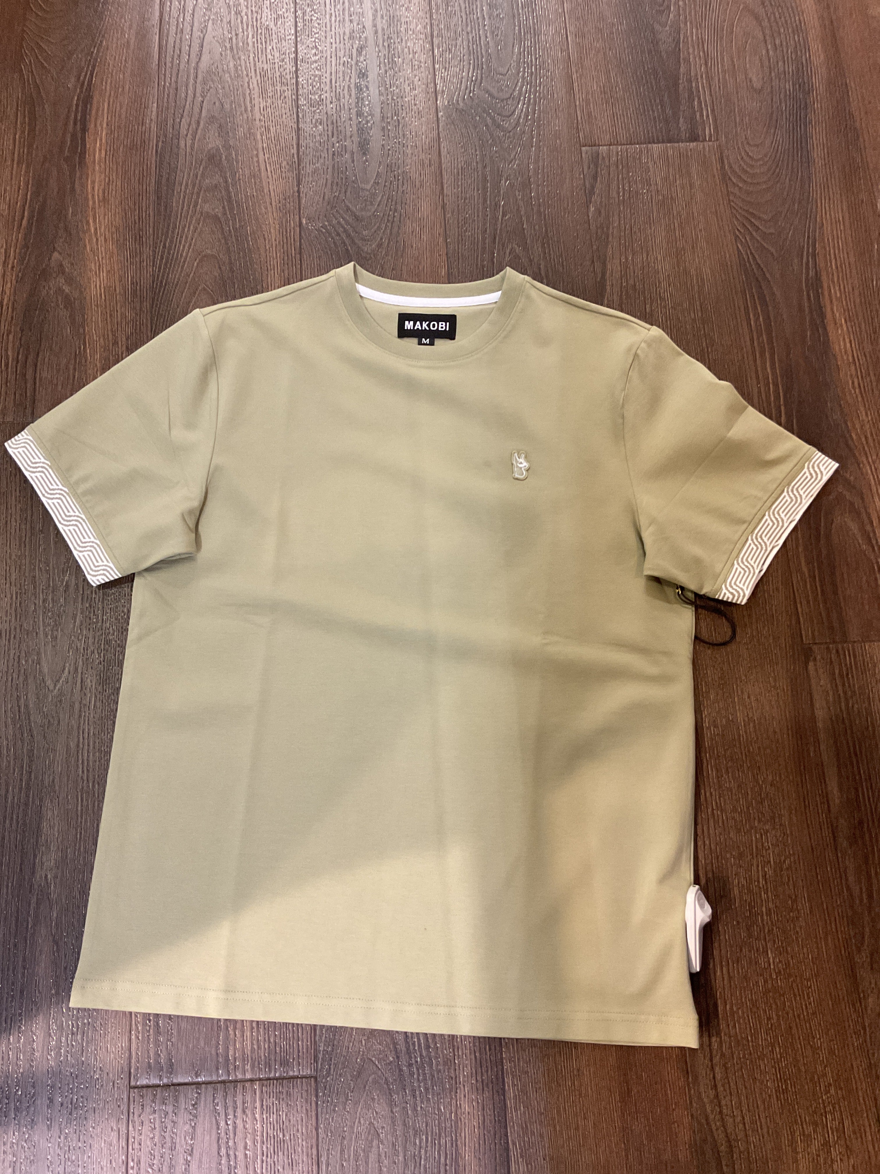 Makobi Tee