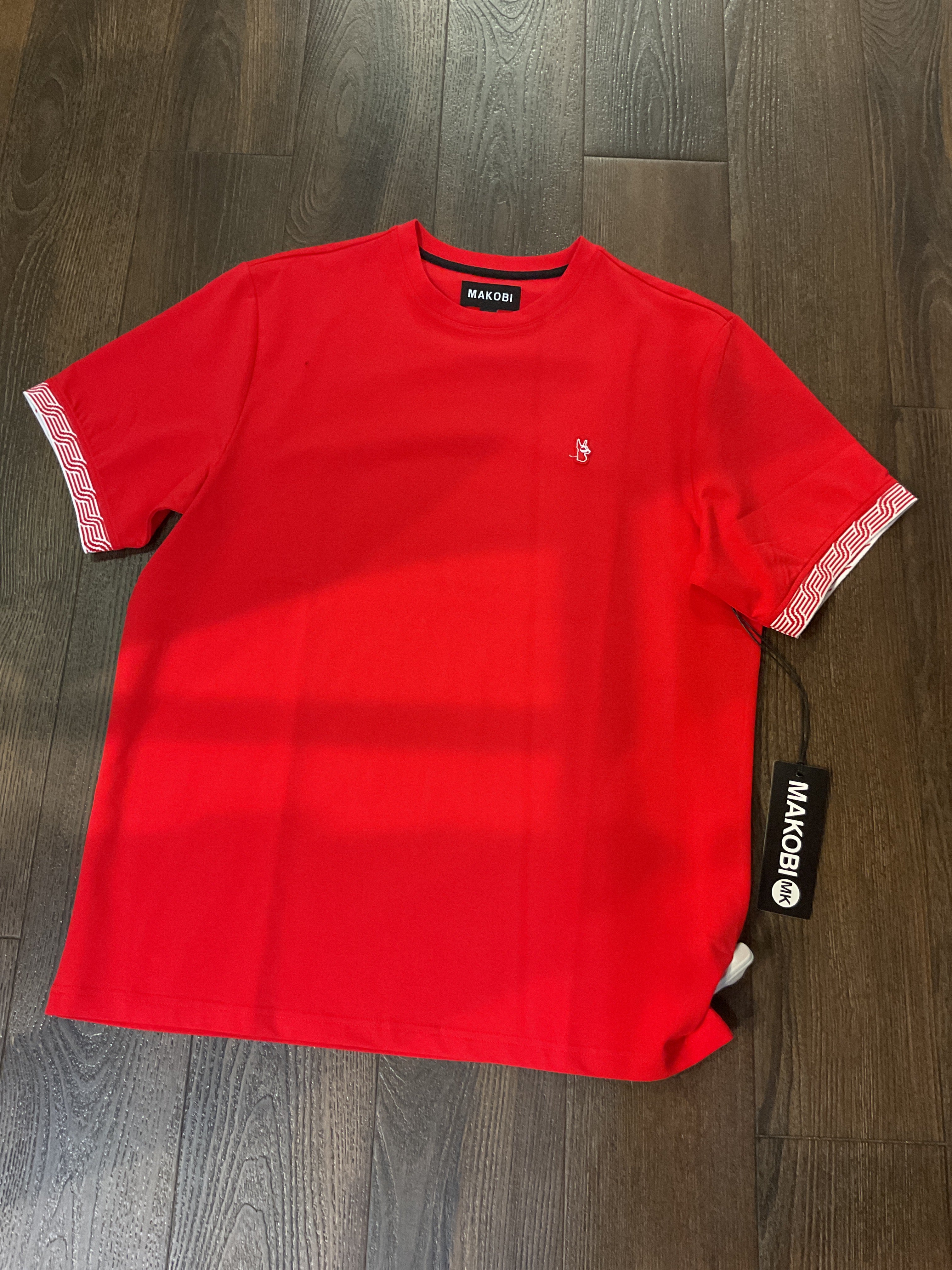 Makobi Tee