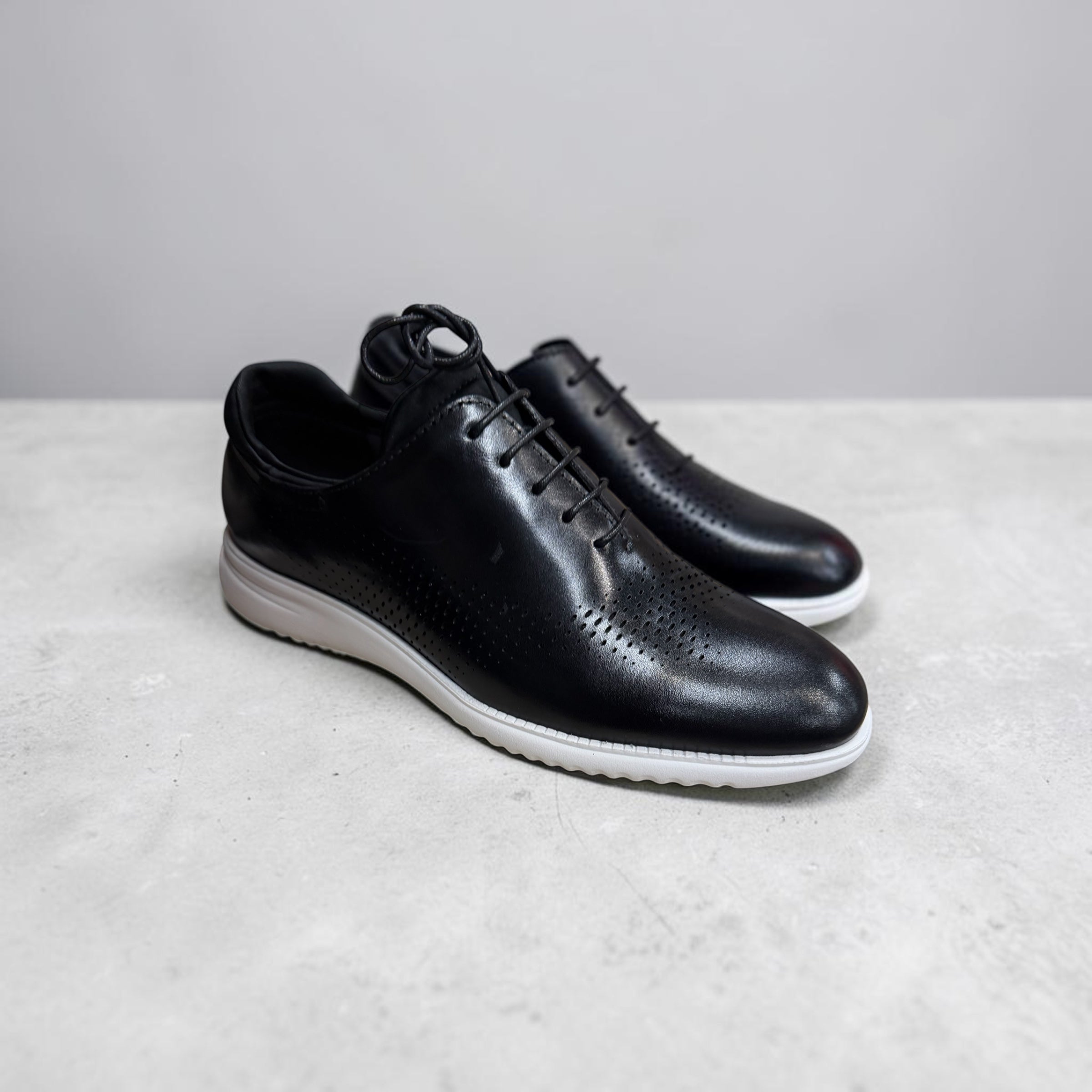 Signature Men’s Oxford Dress Shoe