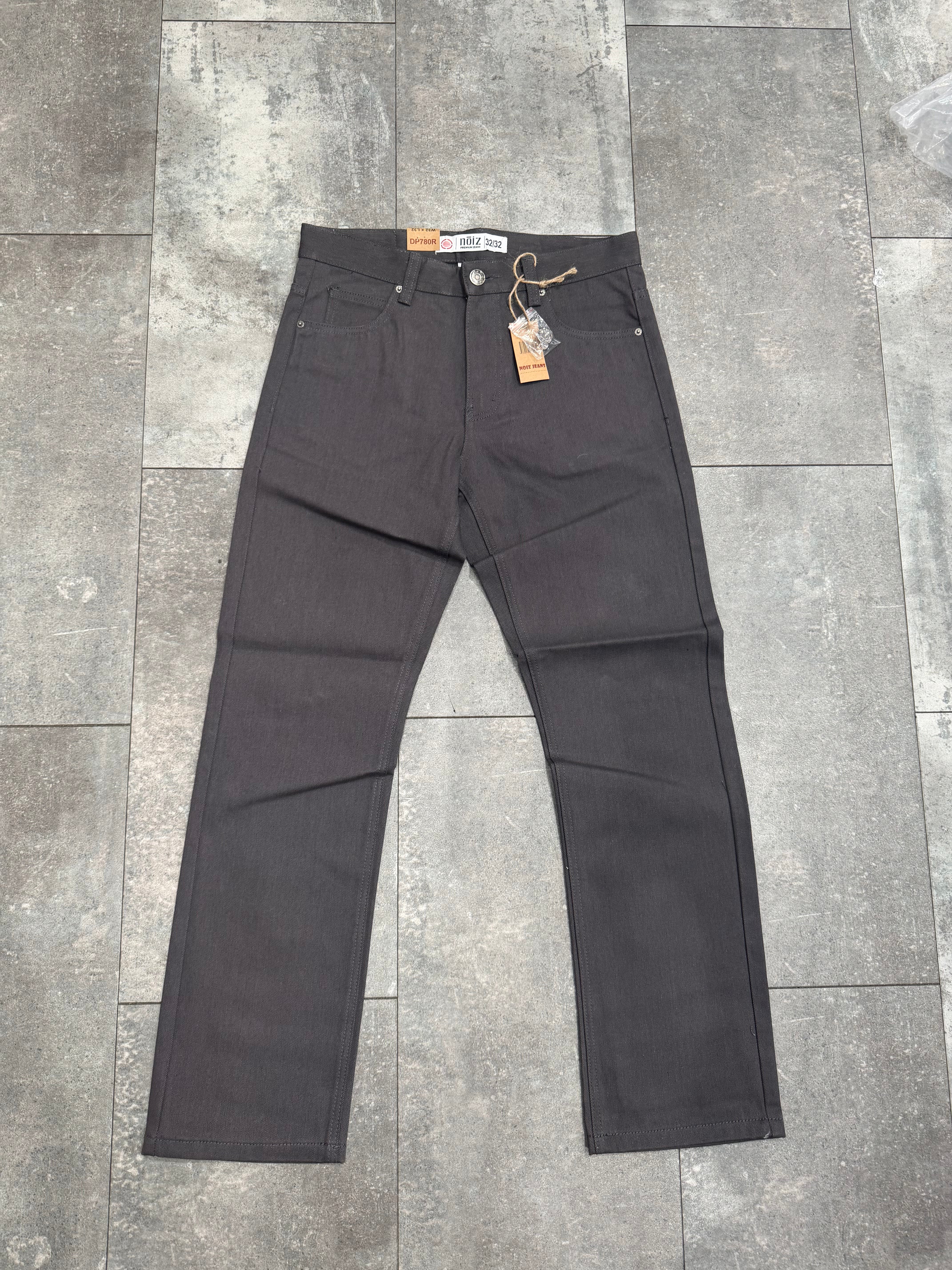 Noiz Regular Fit Jeans