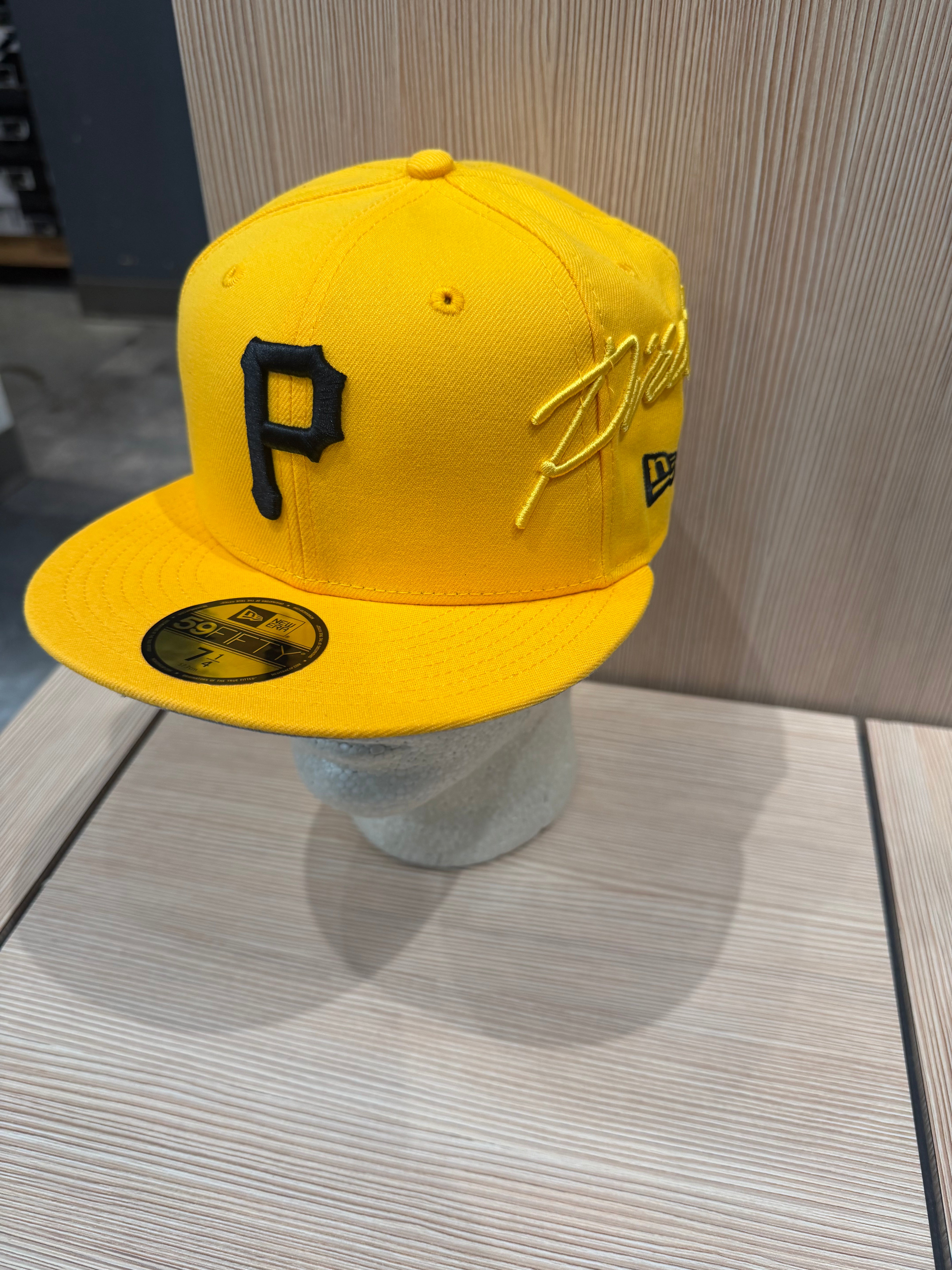 New Era Pirates Side Scripted Fitted
